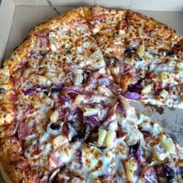 You would think from this picture I ordered half cheese and half something, but no,  this was a Hawaiian w mushroom & onion.