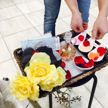 Allure Nails & Spa - Setting - Nail Salons Near Me - Flower Mound, Texas