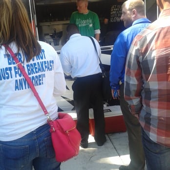 Roll MKE - Well worth the wait - Food Trucks Near Me - Milwaukee, Wisconsin
