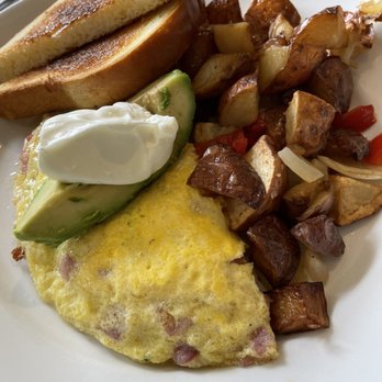 Shorehouse Kitchen - Black Forest Honey Ham Omelet - Coffee & Tea Near Me - La Jolla, California Shorehouse Kitchen - Black Forest Honey Ham Omelet - Coffee & Tea Near Me - La Jolla, California