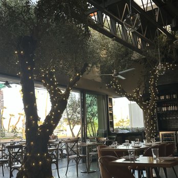 Roe Seafood Restaurant - Seafood Near Me - Long Beach, California
