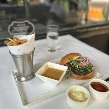 Raoul's Restaurant - Raoul's Burger Au Poivre - French Near Me - New York, New York Raoul's Restaurant - Raoul's Burger Au Poivre - French Near Me - New York, New York