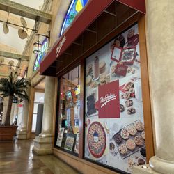 Mrs. Fields Quarter at Tropicana - Storefront