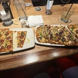 Flatbreads were AMAZING!!! Taylor M was the best and we love her. Service was excellent!! Will come back again!!! Flatbreads were AMAZING!!! Taylor M was the best and we love her. Service was excellent!! Will come back again!!!
