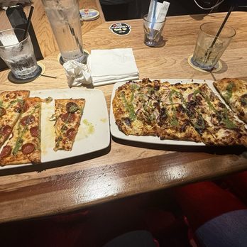 Twin Peaks - Flatbreads were AMAZING!!! Taylor M was the best and we love her. Service was excellent!! Will come back again!!! - Sports Bars Near Me - Jacksonville, Florida Twin Peaks - Flatbreads were AMAZING!!! Taylor M was the best and we love her. Service was excellent!! Will come back again!!! - Sports Bars Near Me - Jacksonville, Florida