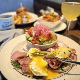 Eggs Benedict