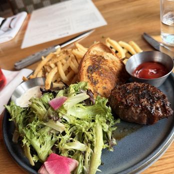 Earls Kitchen + Bar - New American Near Me - Nashville, Tennessee