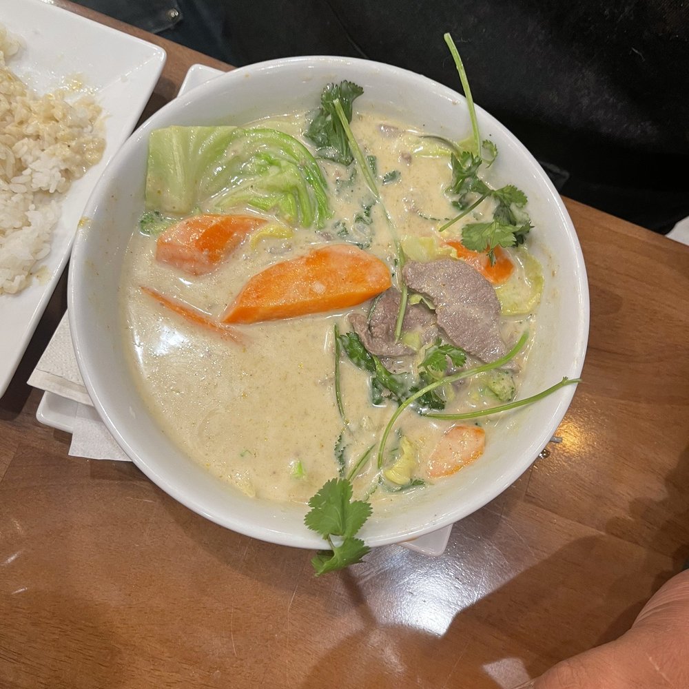 Hello Pho - Curry - Vietnamese Near Me - Puyallup, Washington