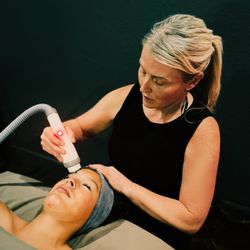 ZenAkari - T-shock / cryo face lifting treatment