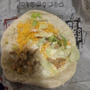 Del Taco - A poorly made chicken taco - Mexican Near Me - Hacienda Heights, California Del Taco - A poorly made chicken taco - Mexican Near Me - Hacienda Heights, California