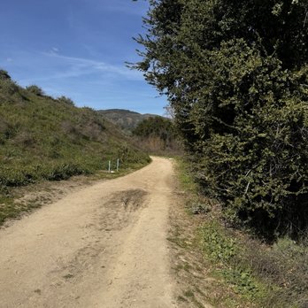 Aliso Canyon Park - Hiking Near Me - Granada Hills, California