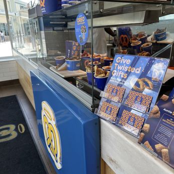 Tampa Premium Outlets - Auntie annes - Outlet Stores Near Me - Lutz, Florida Tampa Premium Outlets - Auntie annes - Outlet Stores Near Me - Lutz, Florida