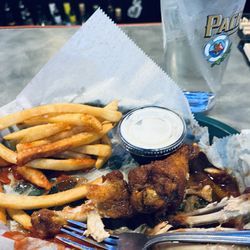 Docs Pub - Chicken Wings with sweet & savory sauce