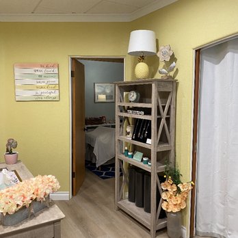 In Harmony Healing - Reception area - Acupuncture Near Me - Encinitas, California In Harmony Healing - Reception area - Acupuncture Near Me - Encinitas, California