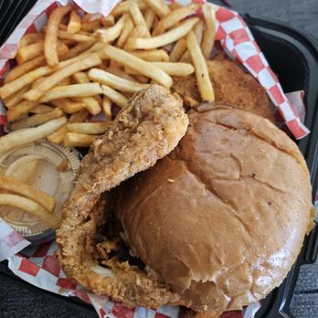 That Mother Clucker - Food Trucks Near Me - Hesperia, California
