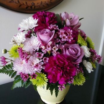 Berwyn's Violet Flower Shop - Florists Near Me - Berwyn, Illinois Berwyn's Violet Flower Shop - Florists Near Me - Berwyn, Illinois