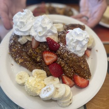Beach Break Cafe - Banana Crunch French toast - Breakfast & Brunch Near Me - Oceanside, California