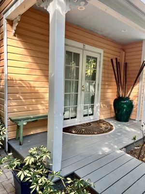 Tropical Inn by null