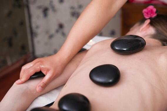 818 Massage Therapy Logo