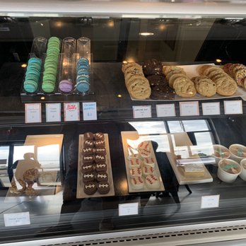 Hamley Bake Shoppe - Custom Cakes Near Me - Meridianville, Alabama