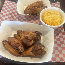 Smoked wings, macaroni and cheese, chicken tenders Smoked wings, macaroni and cheese, chicken tenders