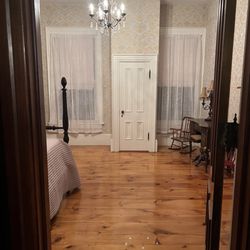 SK Haunted Victorian Mansion