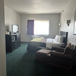 Fairbridge Inn & Suites - Hotel room on ground floor