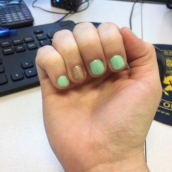 De Lux Nails Spa - Nail Salons Near Me - Mount Pleasant, South Carolina