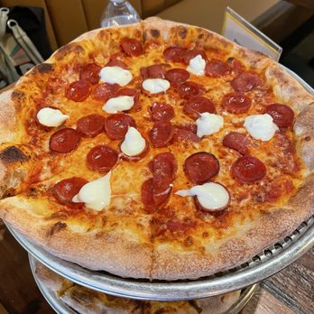 Neony Pizza Works - Pizza Near Me - Dallas, Texas