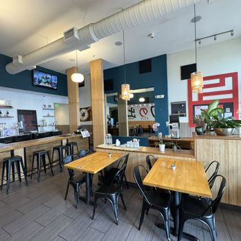 Common Table - More real estate for groups - Burgers Near Me - San Diego, California
