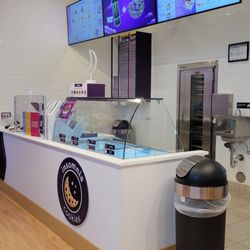 Insomnia Cookies
