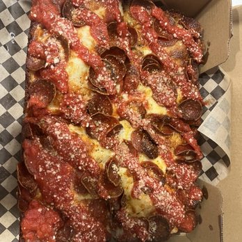 MOTO - Edmonds - Pepperoni - Pizza Near Me - Edmonds, Washington