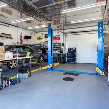 Unique Automotive - Service bay - Auto Repair Near Me - Chicago, Illinois Unique Automotive - Service bay - Auto Repair Near Me - Chicago, Illinois