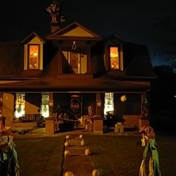 Boyd's Boo House - BOO