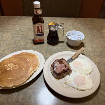 Windmill Restaurant - Breakfast & Brunch Near Me - Holland, Michigan