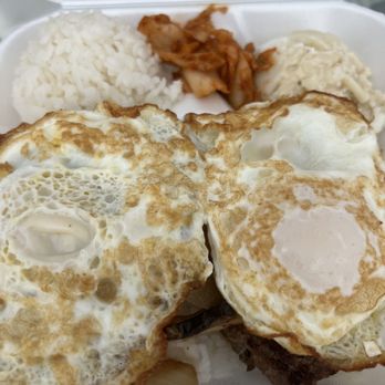 Grinds 2 Da Max Russell - Loco moco - gravy on the side - Hawaiian Near Me - Las Vegas, Nevada