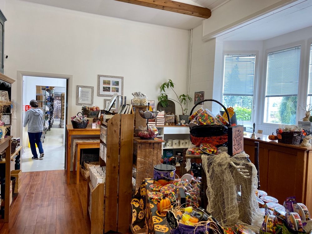 PACIFIC HAZELNUT CANDY FACTORY Updated September 2024 56 Photos