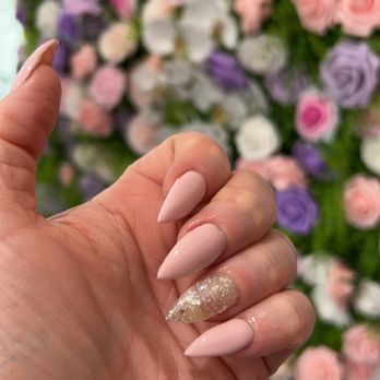 Blooming Nail Bar - Nail Salons Near Me - Burbank, California