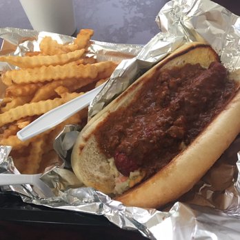 Rachel's Wing Shack - 1/4lb Sabrett Hot Dog add Chili and Slaw w/ Fries - American Near Me - Deland, Florida Rachel's Wing Shack - 1/4lb Sabrett Hot Dog add Chili and Slaw w/ Fries - American Near Me - Deland, Florida