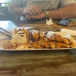 O Gato Comeu-te a Língua - The cat ice cream crepe- so cute, so good!