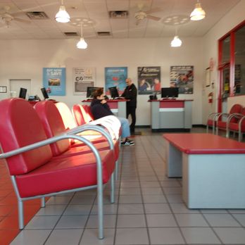 Discount Tire - Waiting area - Tires Near Me - Gresham, Oregon