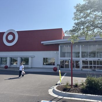 Target - Department Stores Near Me - Niles, Illinois