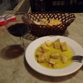 La Conveniente - Aged Goat cheese in oil with red wine - Spanish Near Me - Santander, S