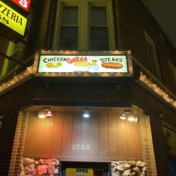 Di Vita's Pizzeria - The view from outside of the Pizzaria - Pizza Near Me - Chicago, Illinois Di Vita's Pizzeria - The view from outside of the Pizzaria - Pizza Near Me - Chicago, Illinois
