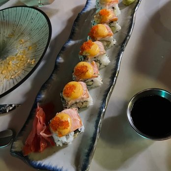 Aura Cocina - Torched salmon roll - Asian Fusion Near Me - Brooklyn, New York