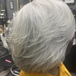 In the Mix Hair Salon - Silk press natural gray
