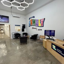 Asmbly Makerspace - Our new lobby with comfortable seating areas for gathering.