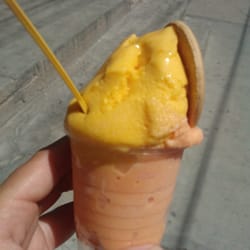 Nevería Araceli - Nieve de mango con mandarina.