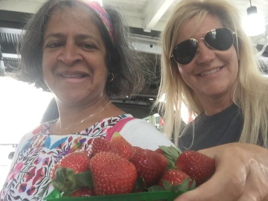 Crescent City Farmers Market (Mid-City) by null