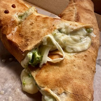Pizza Da Napoli - Roll/Stromboli w/garlic, broccoli, onions & extra cheese. Mmmmmmmm. HUGH - Pizza Near Me - Basking Ridge, New Jersey